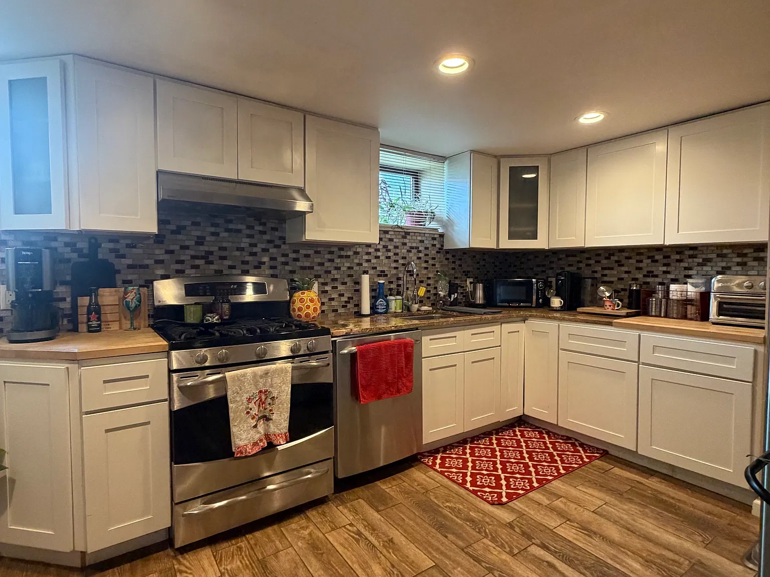 1 bed, 915 sqft, $2,400 — Photo 3