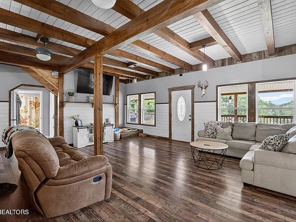 2nd image of 2560 Schisandra Ln