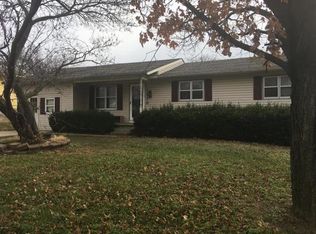 1210 Cedar St, Carthage, MO 64836