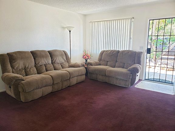3rd image of 10735 Hemlock Ave