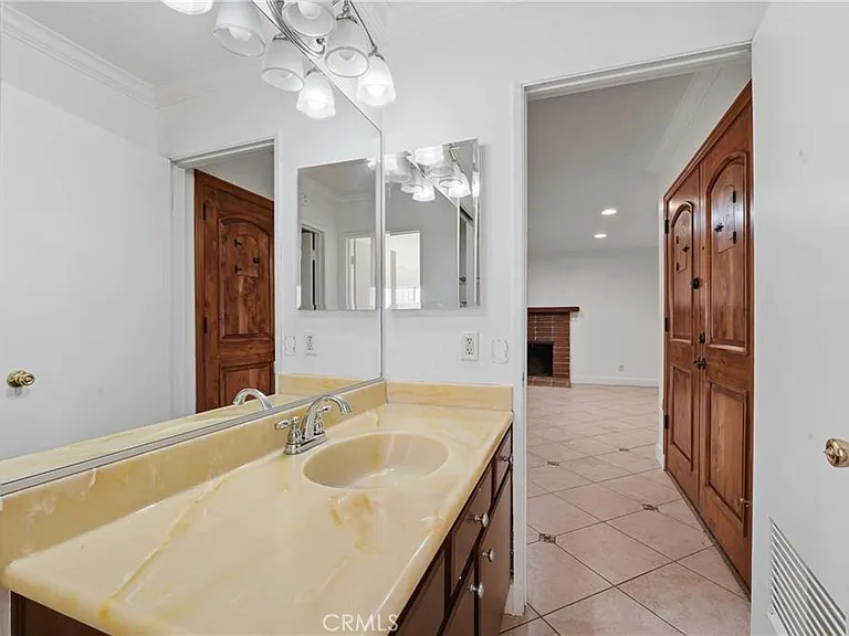 937 N Greenpark Ave — Photo 13