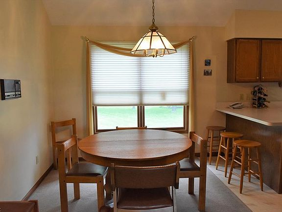 3rd image of 6001 S Mayflower Dr