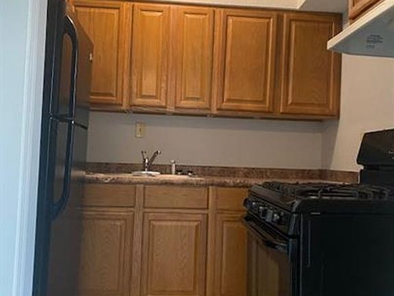 5th image of 42 N Claybrook St #6