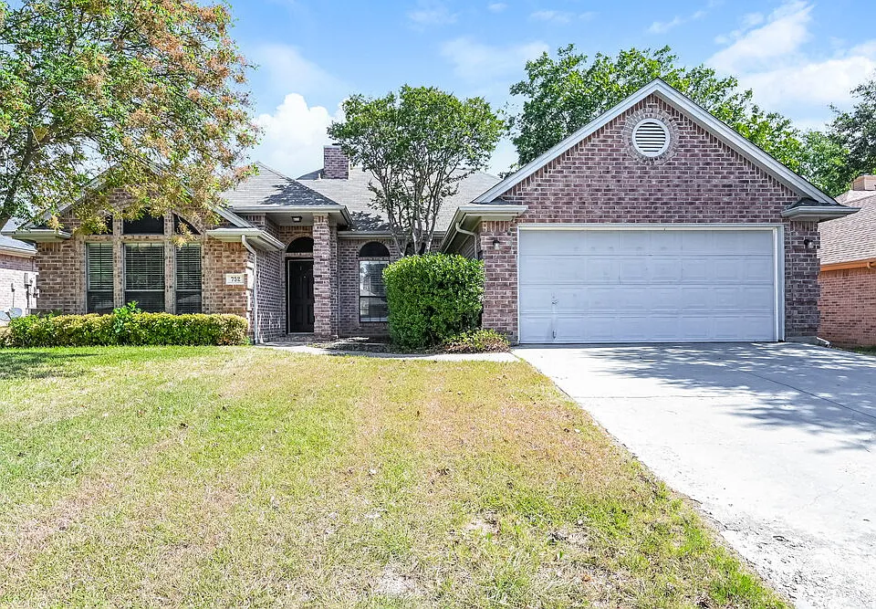 752 Bryan Dr