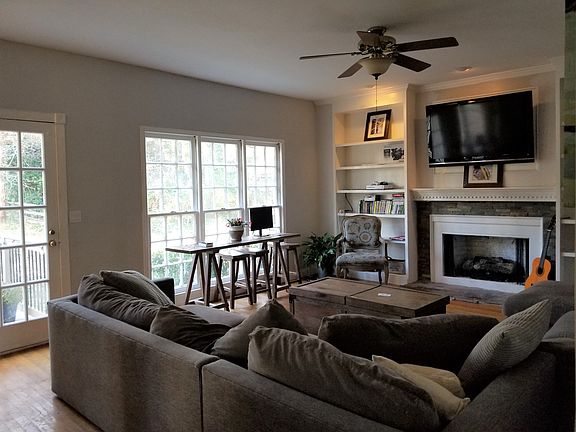 5th image of 302 Ashbourne Trl