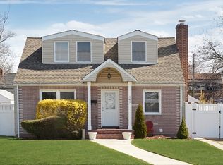 341 Emerson Pl, Uniondale, NY 11553