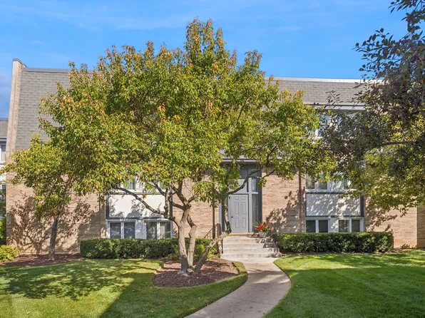 2021 Ammer Ridge Ct Unit 302, Glenview, IL 60025