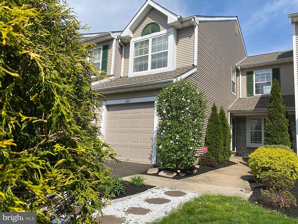 1st image of 323 Sequoia Dr
