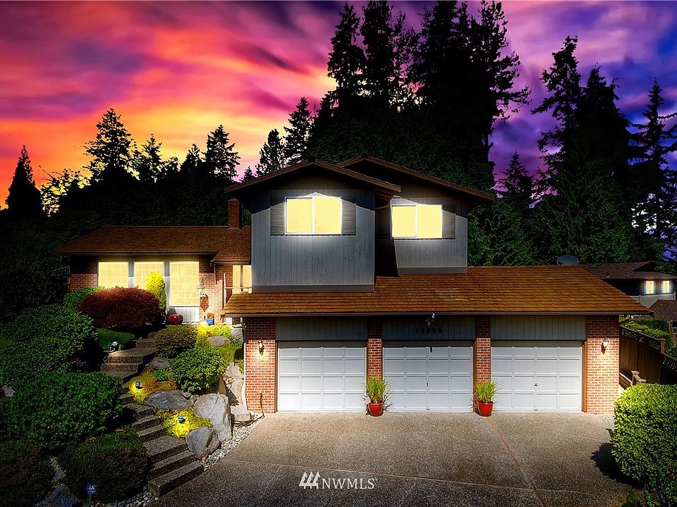 Hilton Lake is different that other neighborhoods in the area - make sure to check out the advantages to being a resident at this well run HOA - 