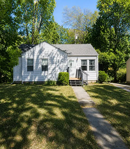 1014 NE 43rd Ter Photo 1