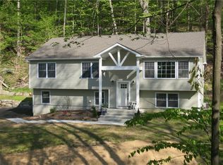 28 Collarbark Rd, Hopewell Junction, NY 12533