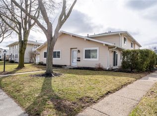 948 Eastbrooke Ln, Rochester, NY 14618