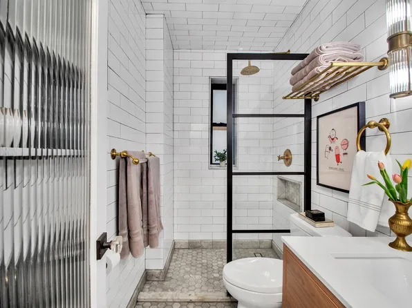 222 East 35th Street image 8 of 14