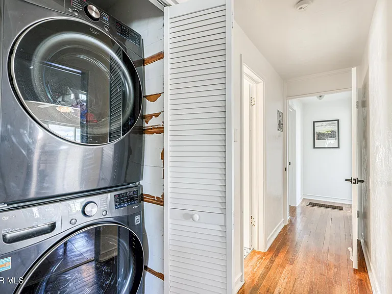 1300 Randolph Dr — Photo 33