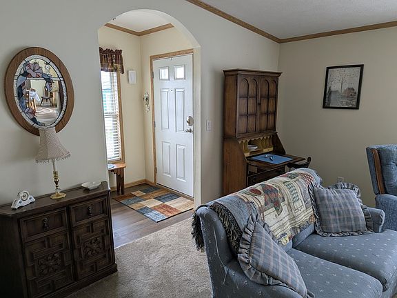 4th image of 2717 E Park Ln