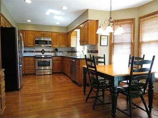 3rd image of 9603 W 124th St