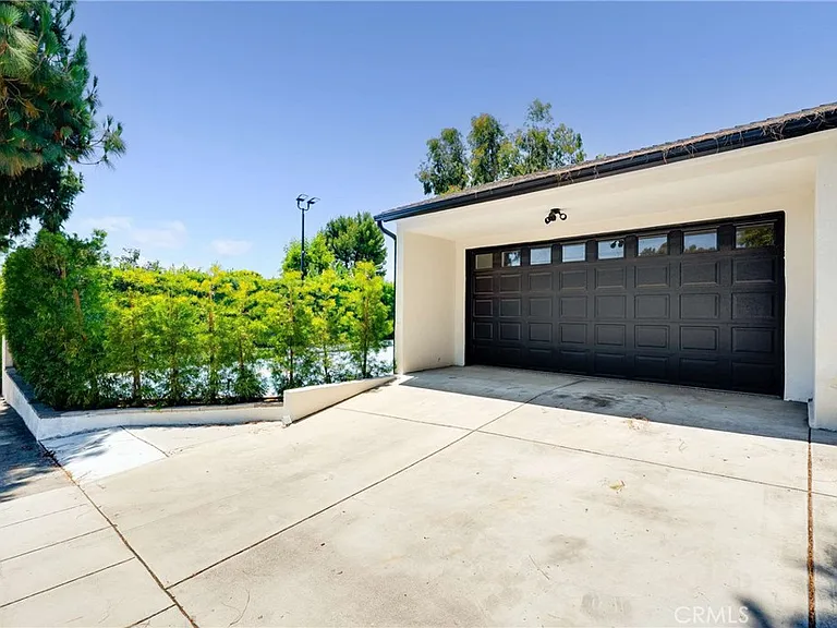 3890 Shadow Grove Rd — Photo 44