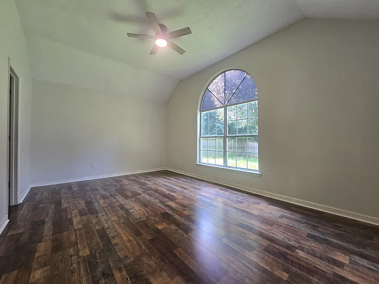 2112 Spring Hill Cir — Photo 7