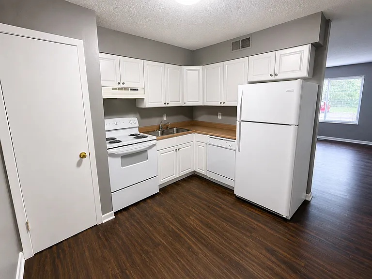 1410 Wrights Ferry Rd #4 — Photo 3
