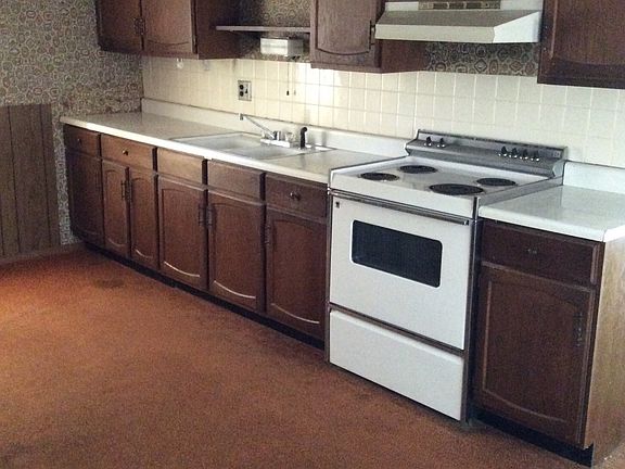 4th image of 1741 Winchester Ave