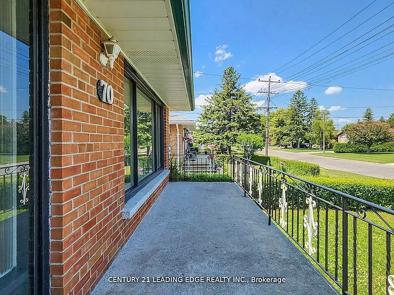 70 Wexford Blvd #BASEMENT — Photo 8