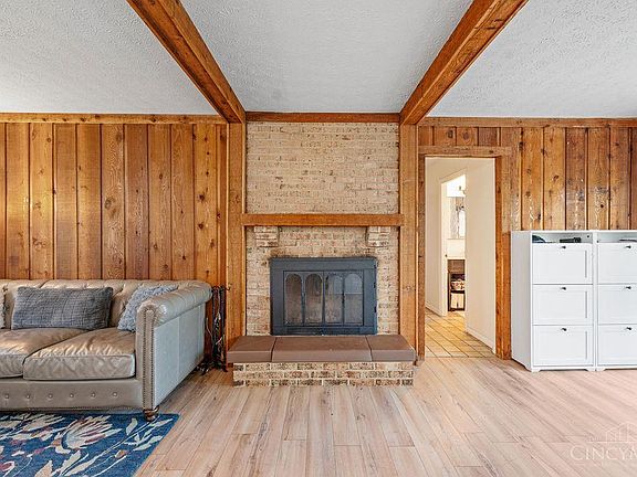3rd image of 7492 Whitehall Cir
