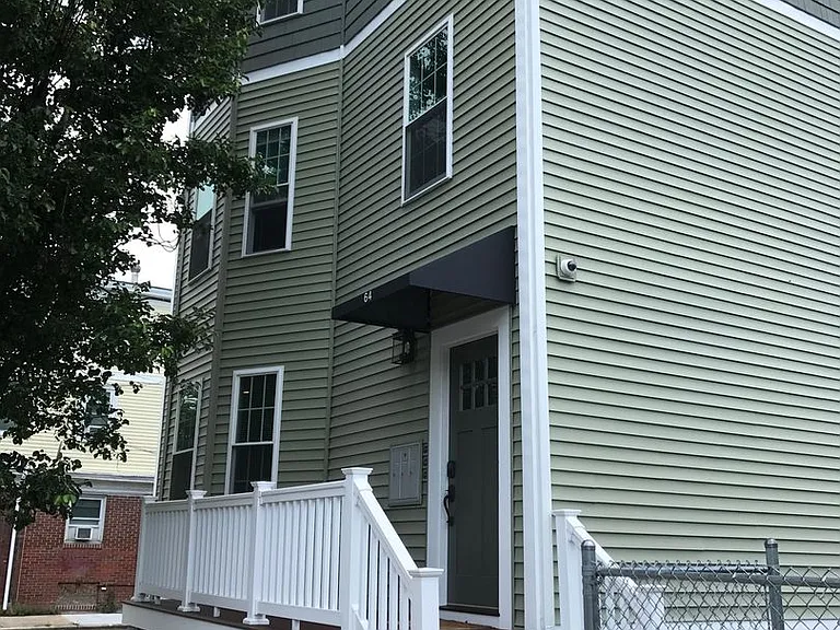 64 Courtland St — Photo 17