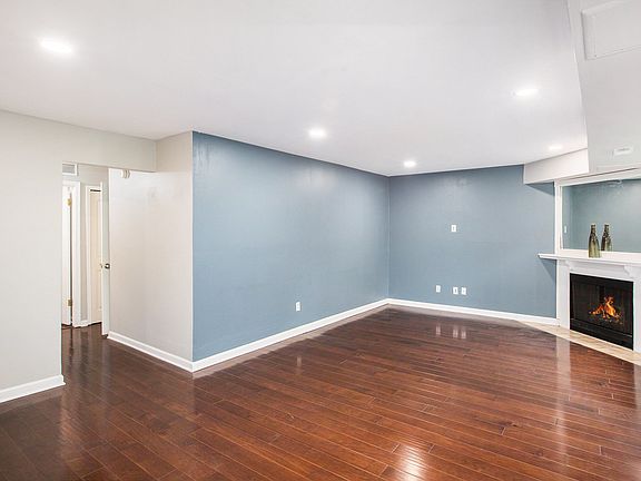 5th image of 300 Briarcrest Dr Unit 141