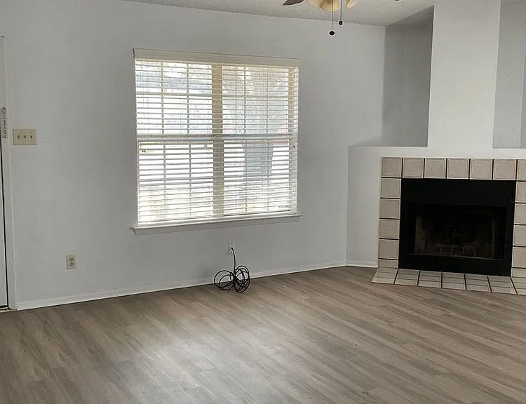2209 Dickens Dr — Photo 7