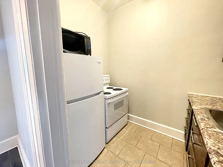 172.5 Hunter St W #6 — Photo 5