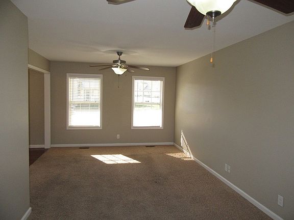 3rd image of 501 Fox Trot Dr