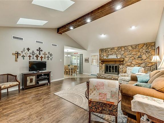 5th image of 2509 Linda Cir