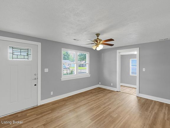 2nd image of 5312 Devers Ave
