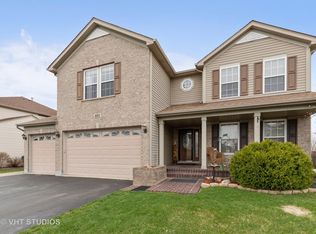 631 Summerlyn Dr, Antioch, IL 60002
