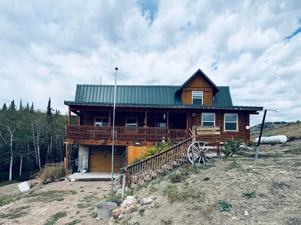 458 Dinosaur Dr, Kemmerer, WY 83101