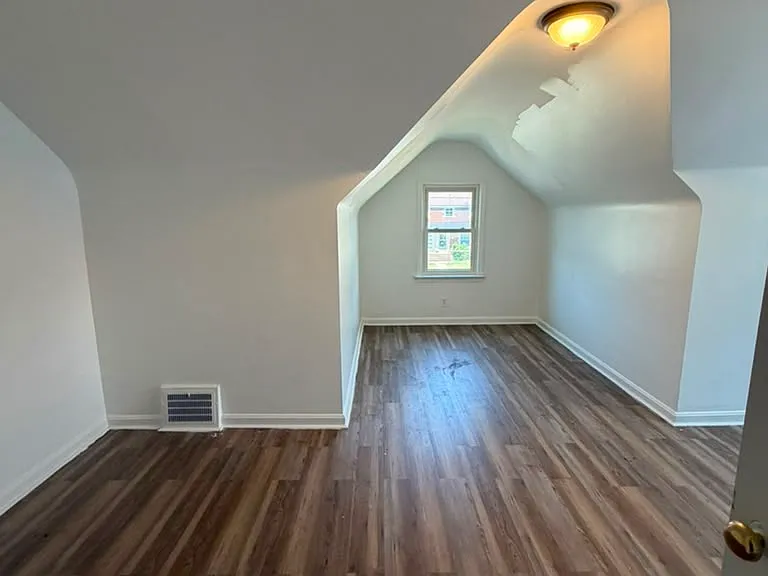 760 Babbitt Rd — Photo 13