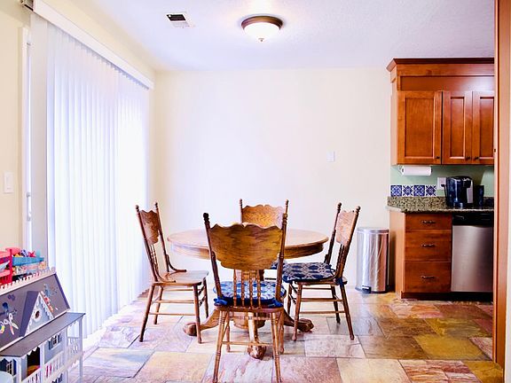 4th image of 1119 Sills Ct APT 1