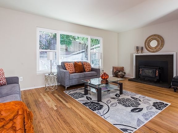 5th image of 4715 Meadowbrook Dr