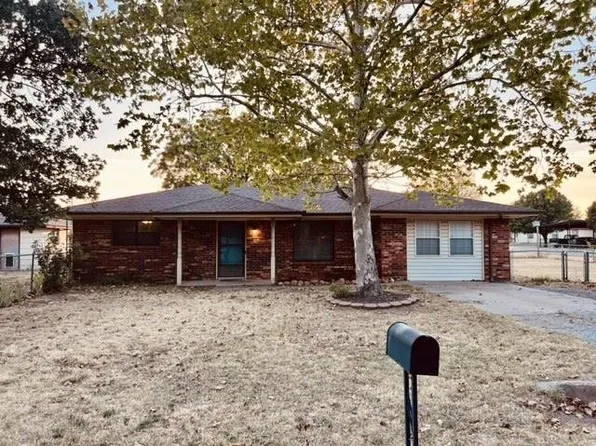 202 W B Ave, Cache, OK 73527