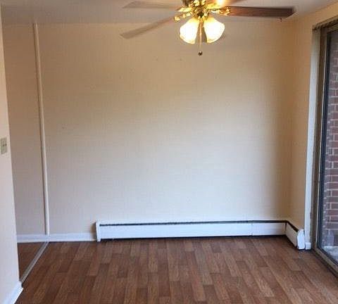 4th image of 100 E Glenolden Ave #B-19