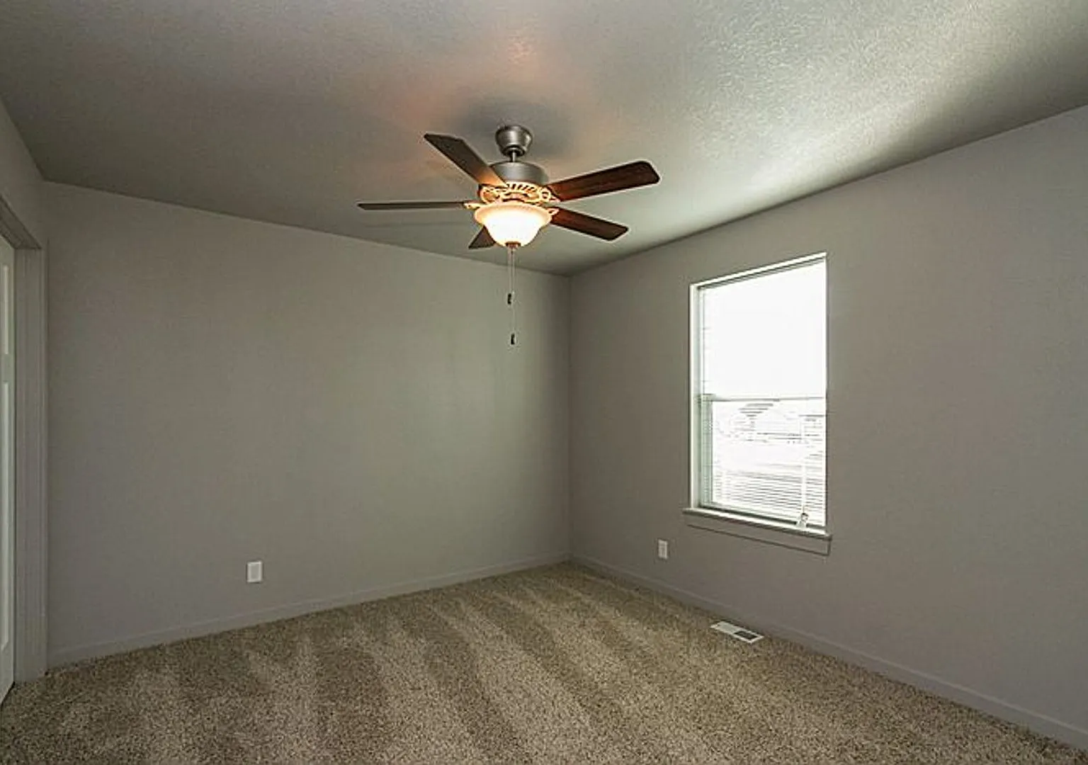 Ledgestone Townhomes — Photo 4