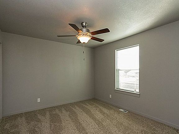 3rd image of 4864 NE Milligan Ln #5010