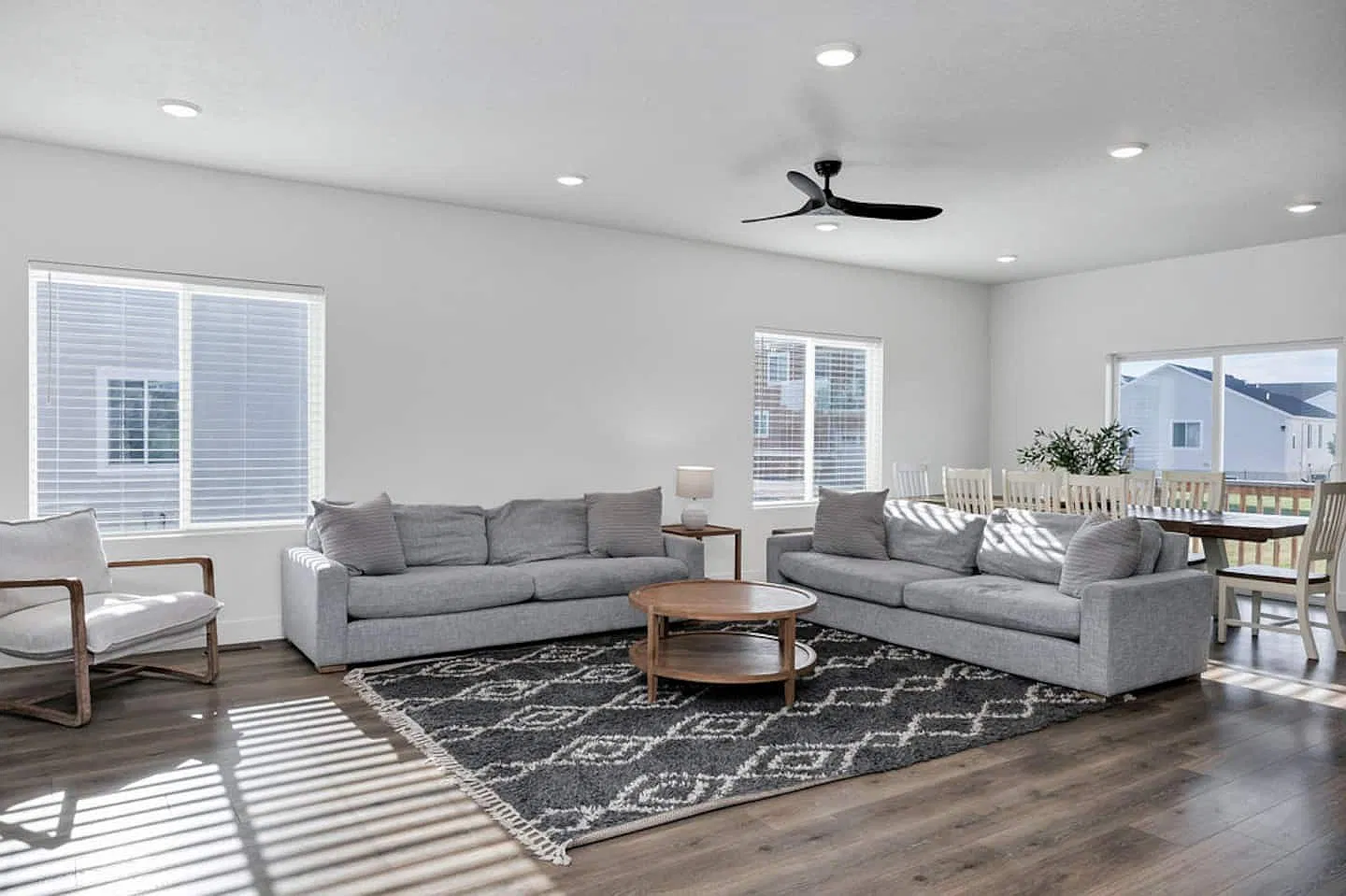 6 bed, $3,200 — Photo 4