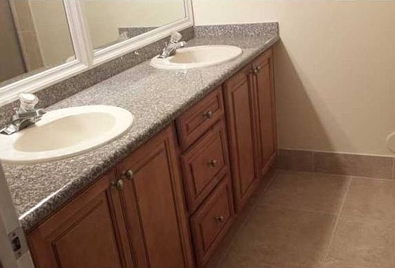 4th image of 604 Woodgate Cir #C