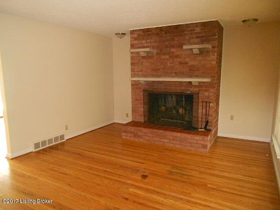 3rd image of 300 Caroldale Ln