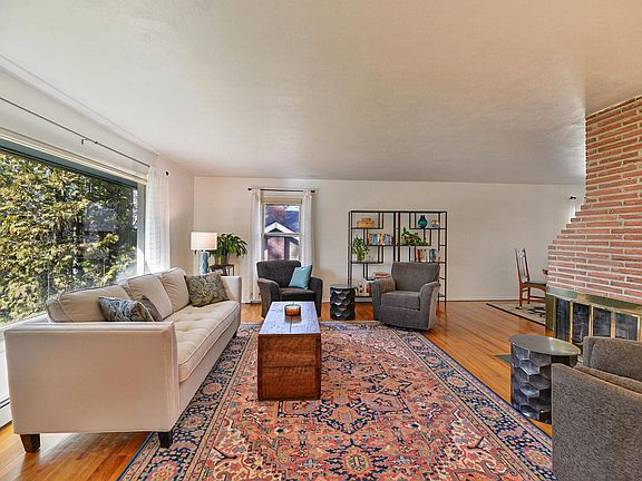 4th image of 1817 S Maple Blvd