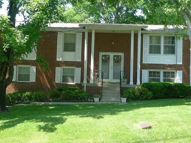 1st image of 384 Bonnavale Dr