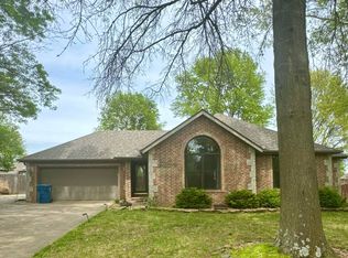 905 Park St, Nixa, MO 65714