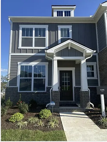 2739_ Fordham St Photo 1