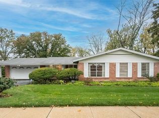 1527 Craig Rd, Saint Louis, MO 63146
